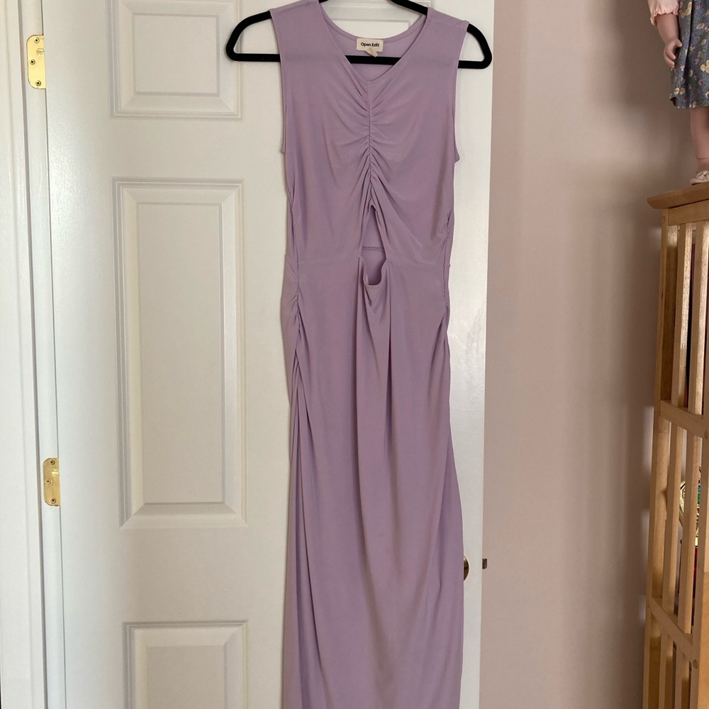 Stunning Midi Dress with Cutout Detail